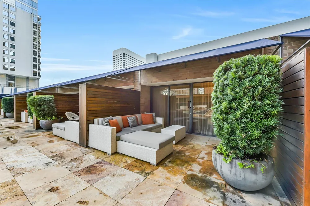 1111 Caroline Street #2903 Houston, TX 77010