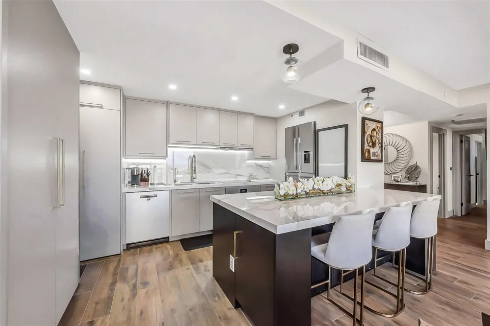 1111 Caroline Street #2903 Houston, TX 77010