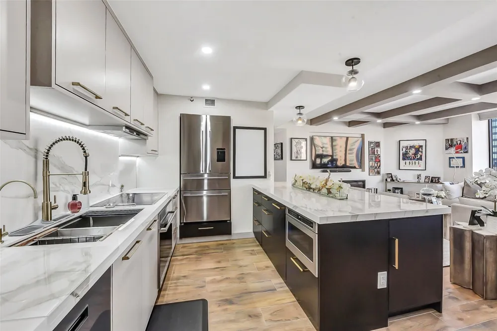 1111 Caroline Street #2903 Houston, TX 77010