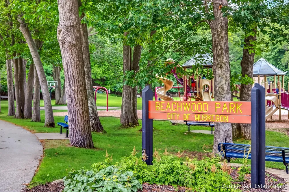 2258 Lincoln Street Muskegon, MI 49441