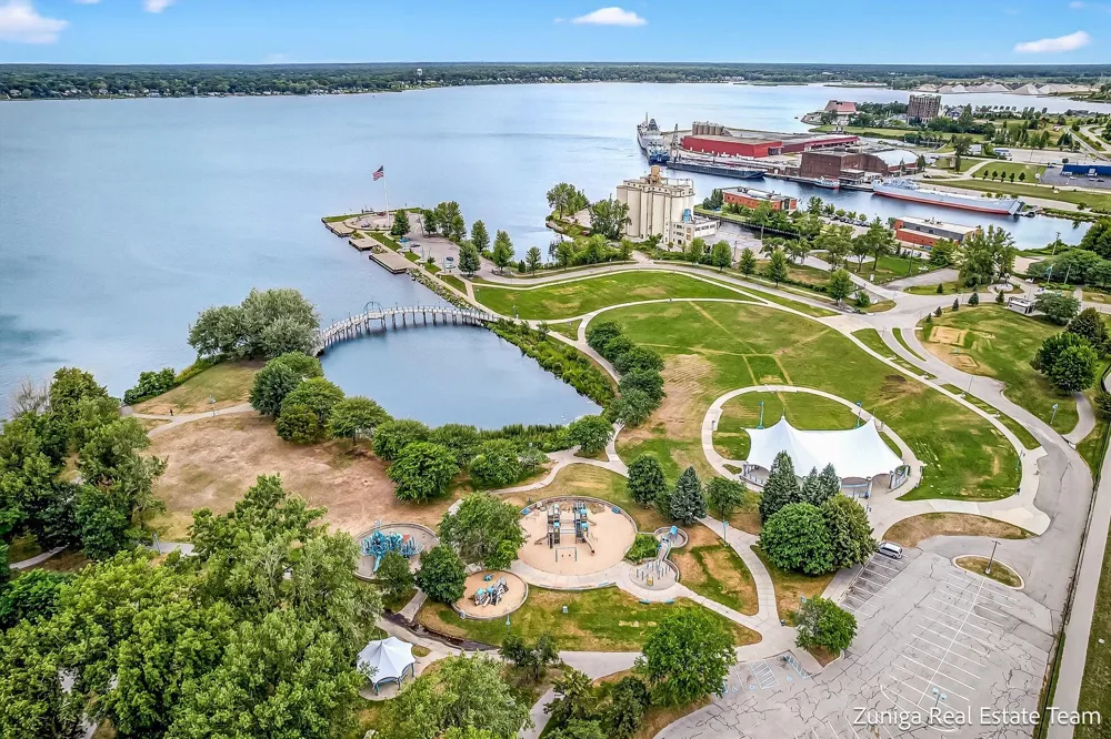 2258 Lincoln Street Muskegon, MI 49441