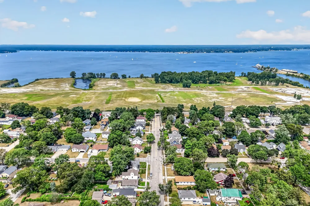 2258 Lincoln Street Muskegon, MI 49441