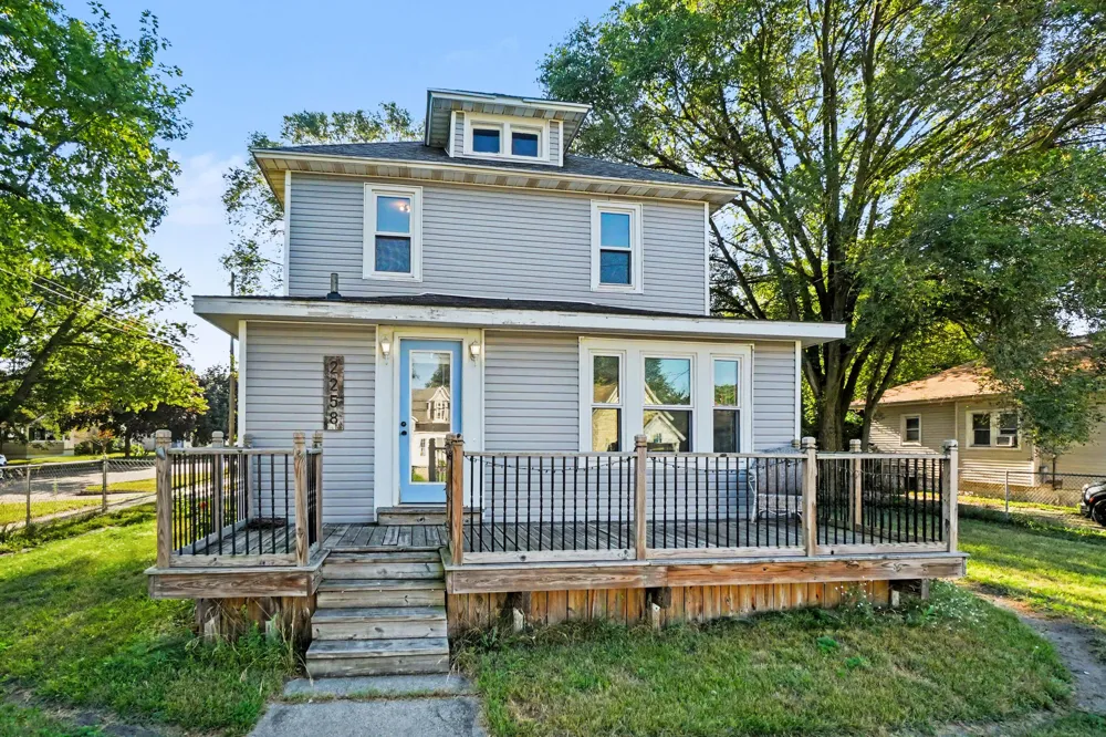 2258 Lincoln Street Muskegon, MI 49441