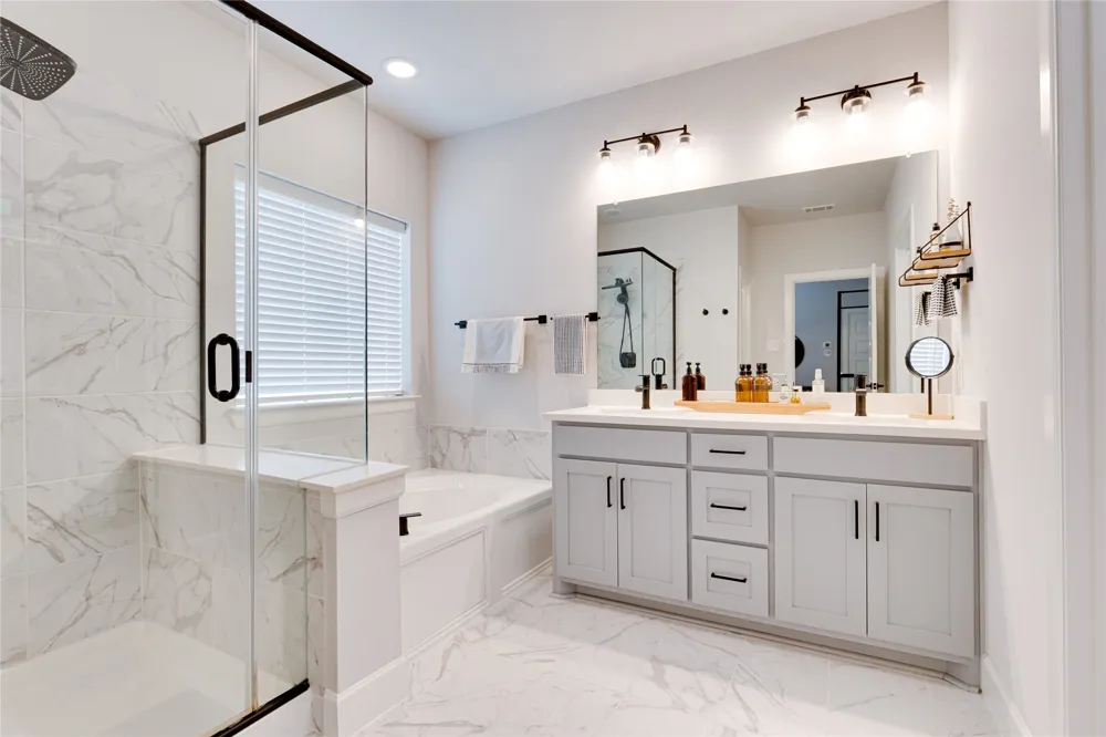 8801 Grand Avenue North Richland Hills, TX 76180