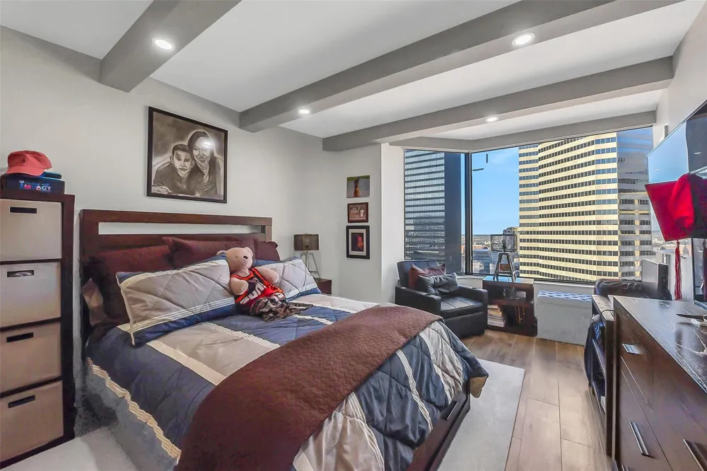 1111 Caroline Street #2903 Houston, TX 77010