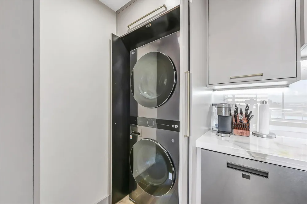 1111 Caroline Street #2903 Houston, TX 77010