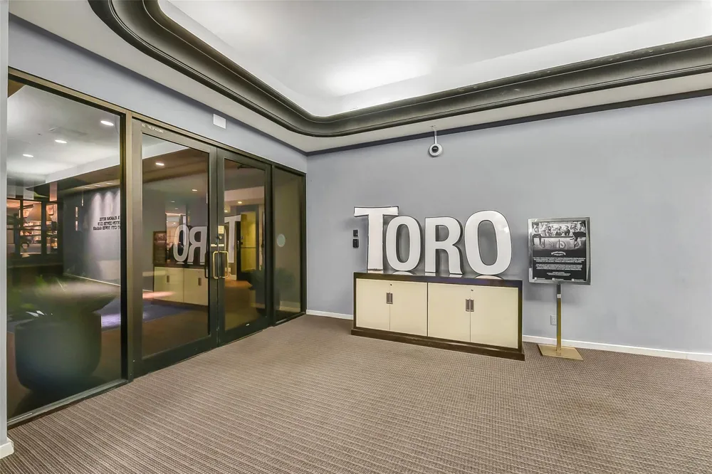 1111 Caroline Street #2903 Houston, TX 77010