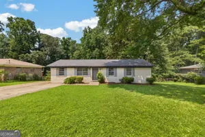 899 E Glochester PL