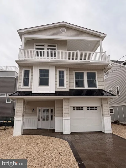 4 W SUMNER AVE