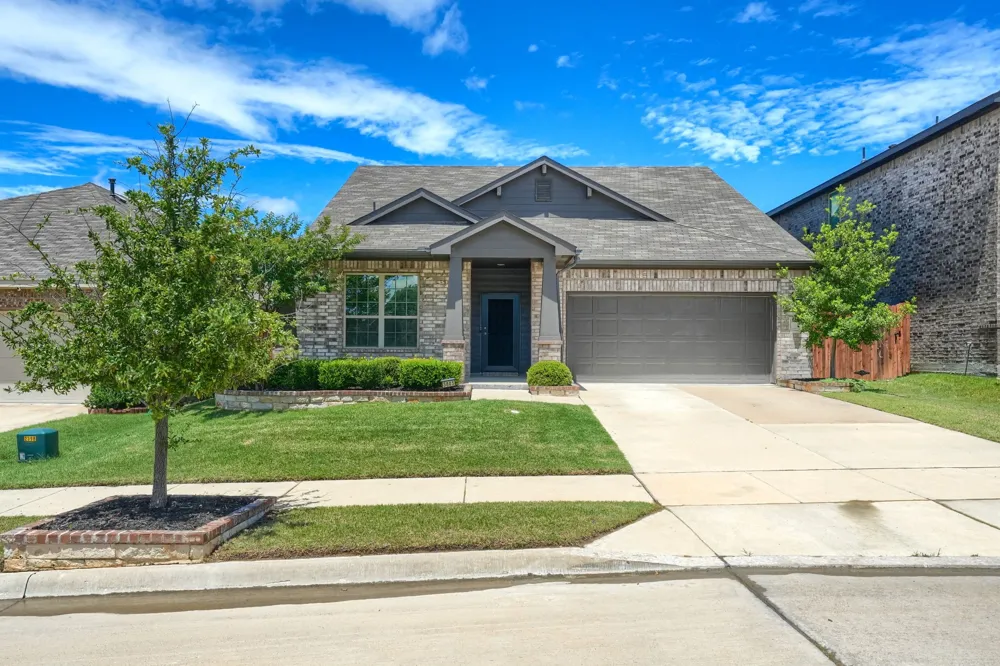 3805 S Courtney Court Heartland, TX 75126