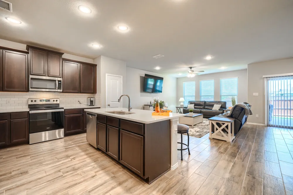 3805 S Courtney Court Heartland, TX 75126