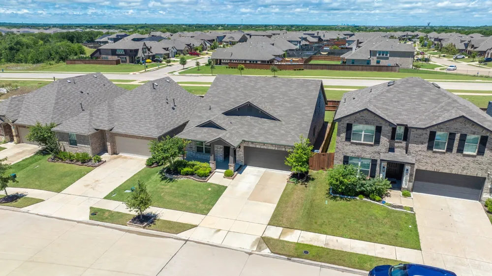 3805 S Courtney Court Heartland, TX 75126
