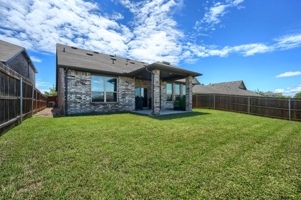 3805 S Courtney Court Heartland, TX 75126