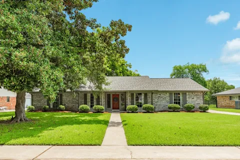 320 Linden Lane