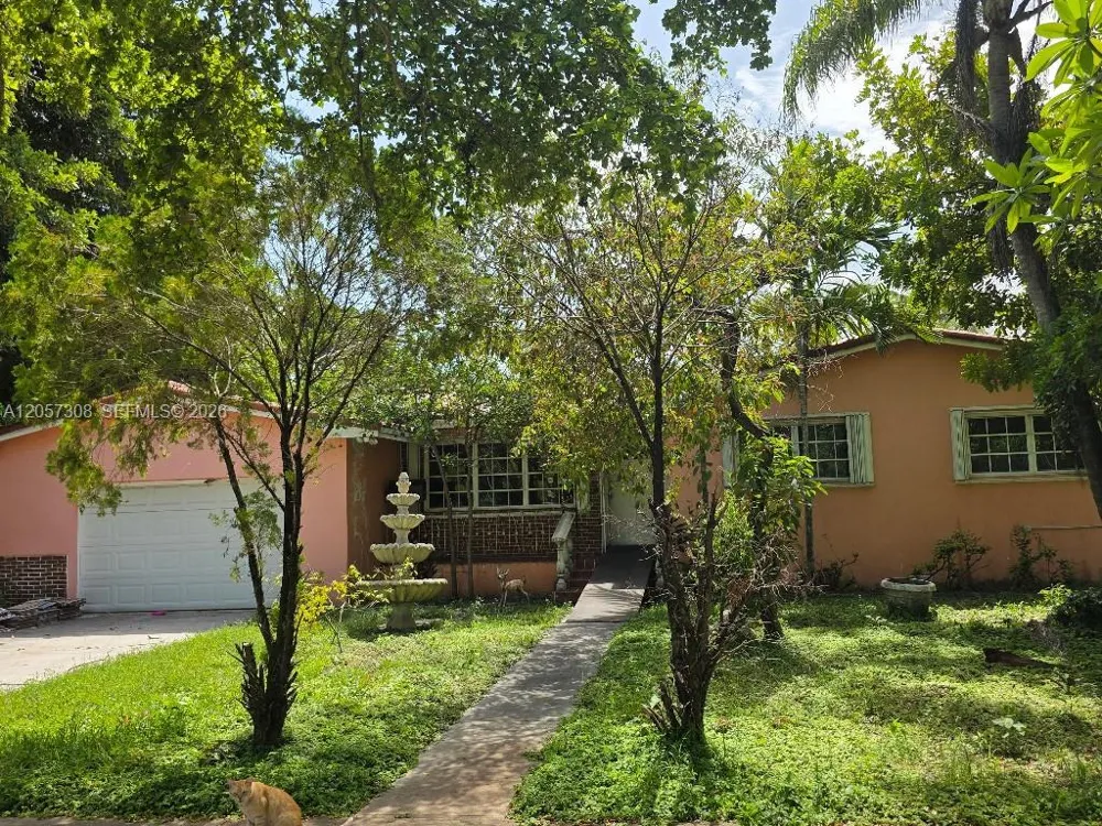 881 Albatross St Miami Springs, FL 33166