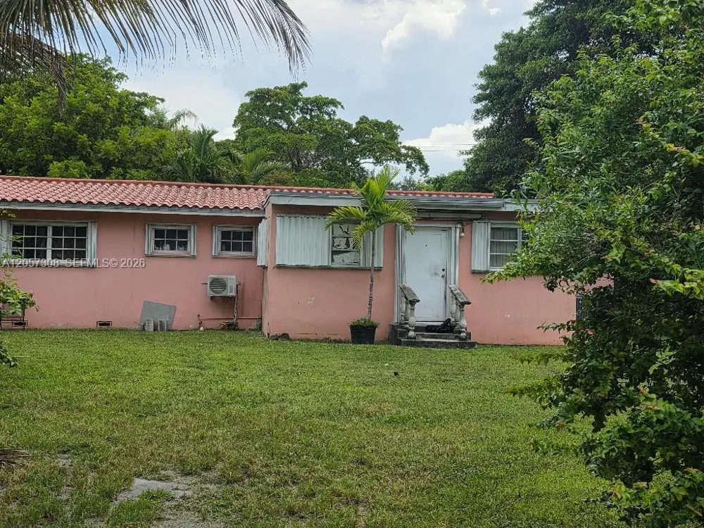 881 Albatross St Miami Springs, FL 33166