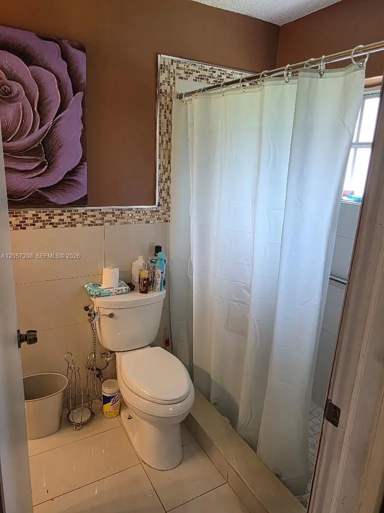 881 Albatross St Miami Springs, FL 33166
