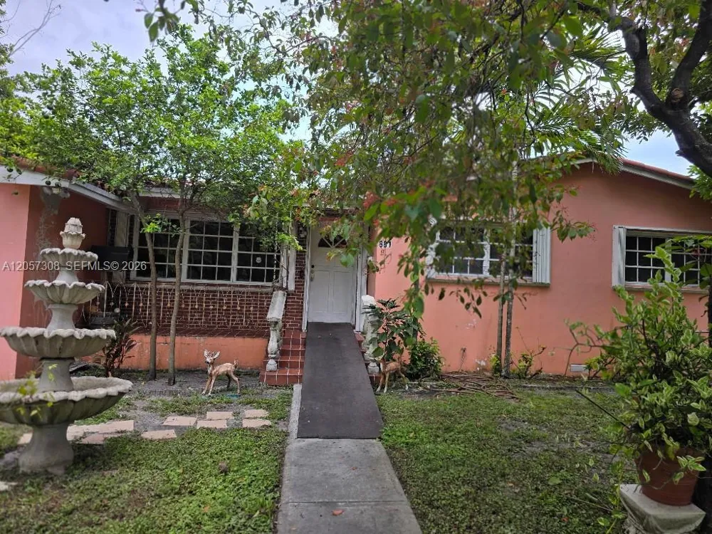 881 Albatross St Miami Springs, FL 33166