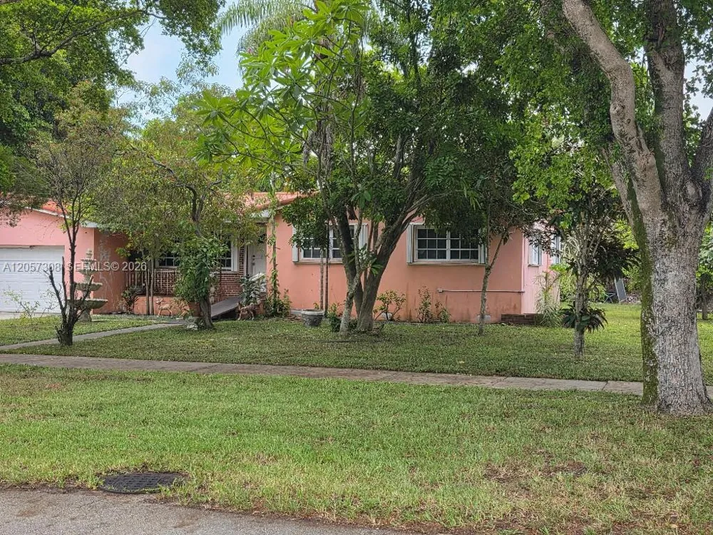881 Albatross St Miami Springs, FL 33166