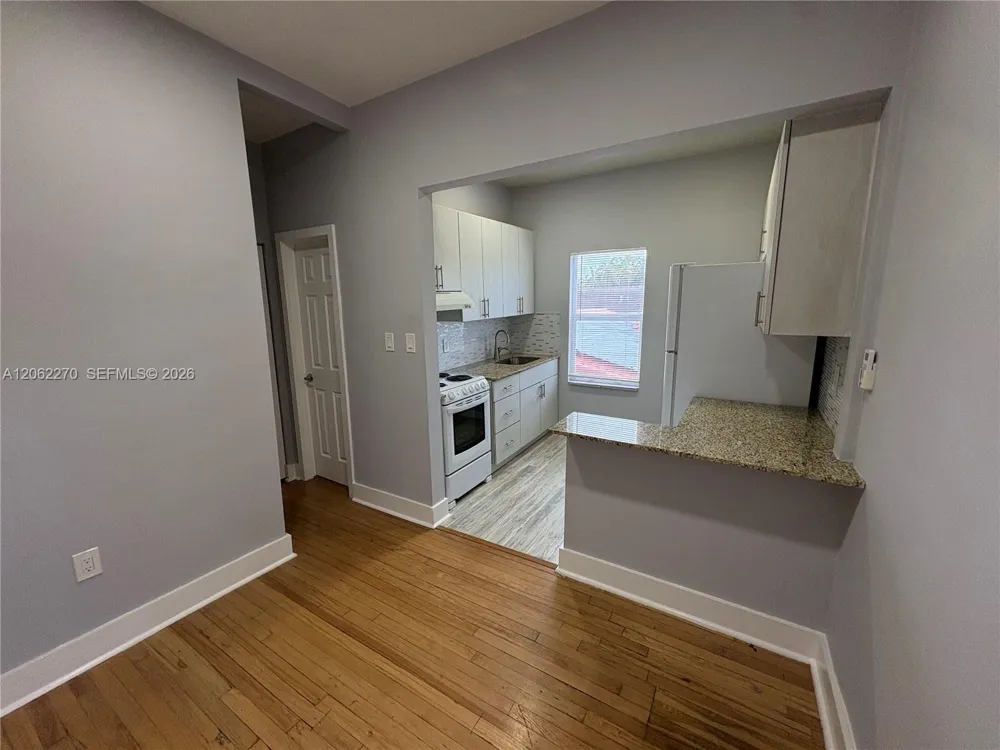 3237 SW 4th St #9 Miami, FL 33135