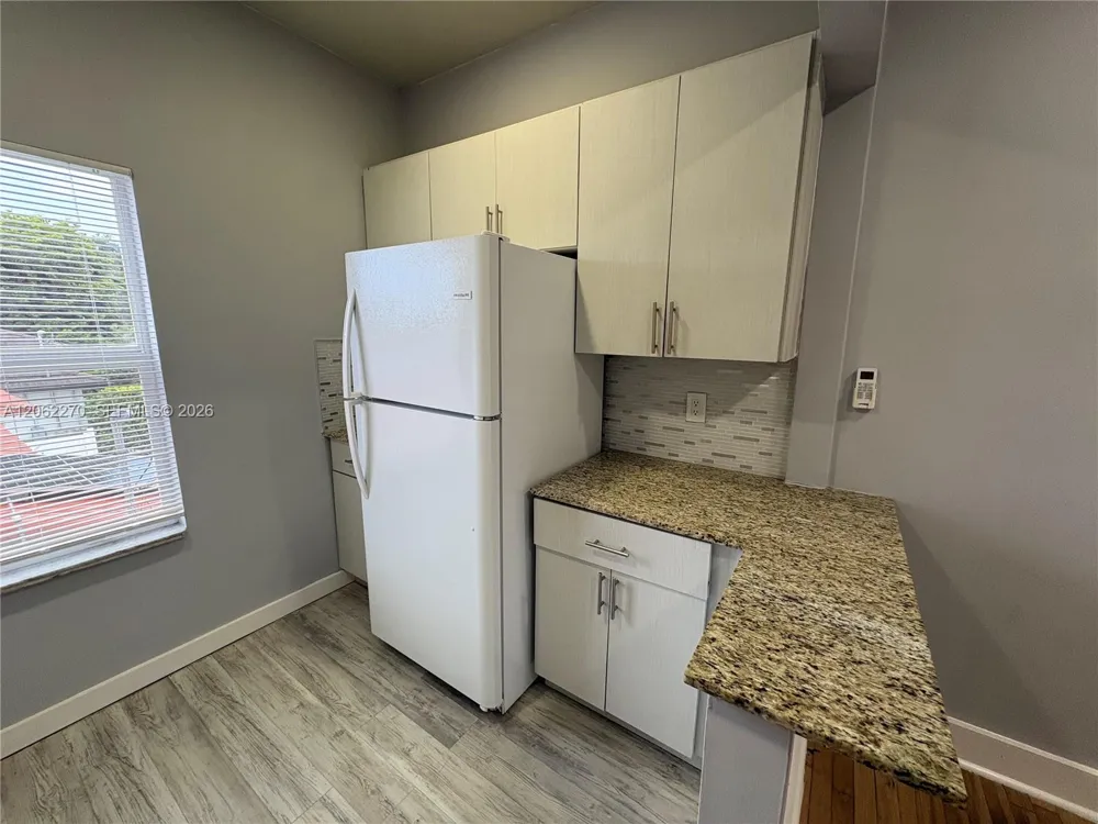 3237 SW 4th St #9 Miami, FL 33135