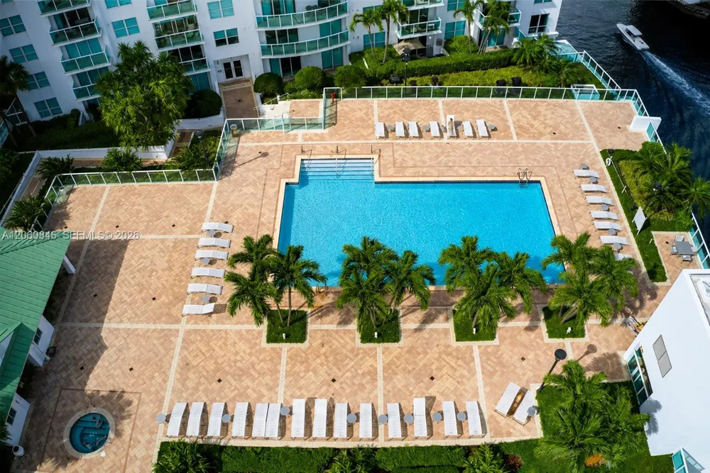 41 SE 5th St #1412 Miami, FL 33131
