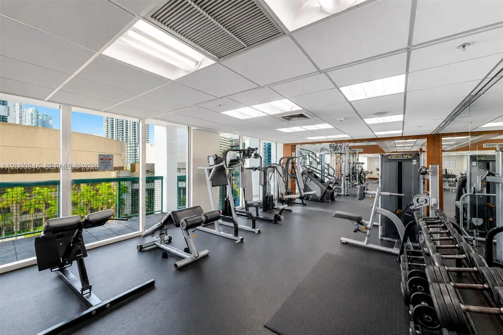 41 SE 5th St #1412 Miami, FL 33131