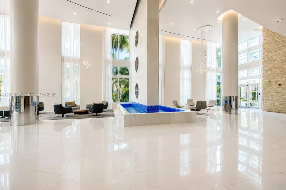 41 SE 5th St #1412 Miami, FL 33131
