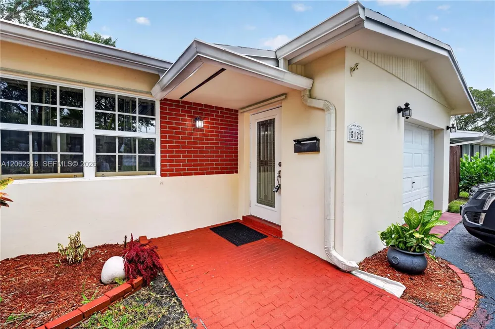 5122 SW 92nd Ter Cooper City, FL 33328