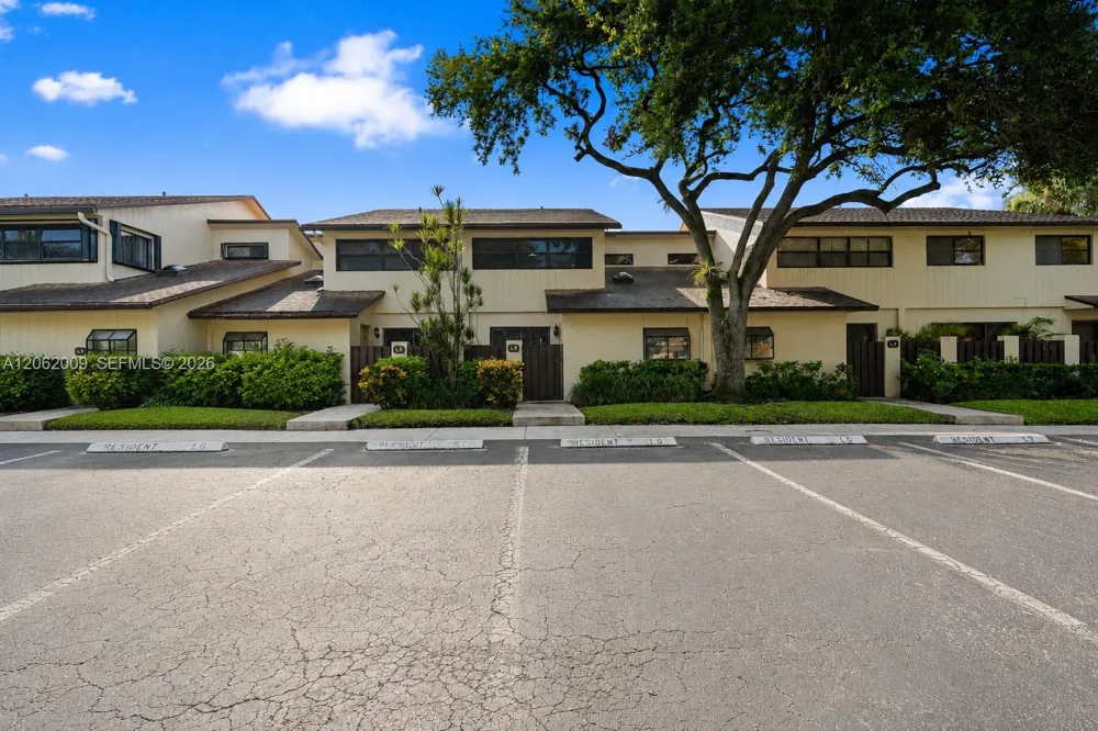 7640 NW 79th Ave #L6 Tamarac, FL 33321