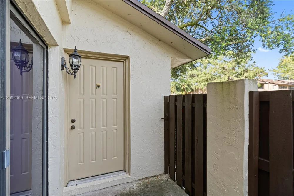 7640 NW 79th Ave #L6 Tamarac, FL 33321