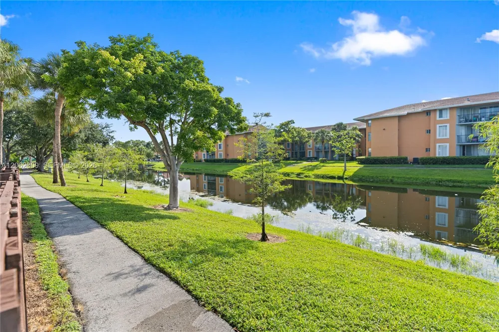 7640 NW 79th Ave #L6 Tamarac, FL 33321