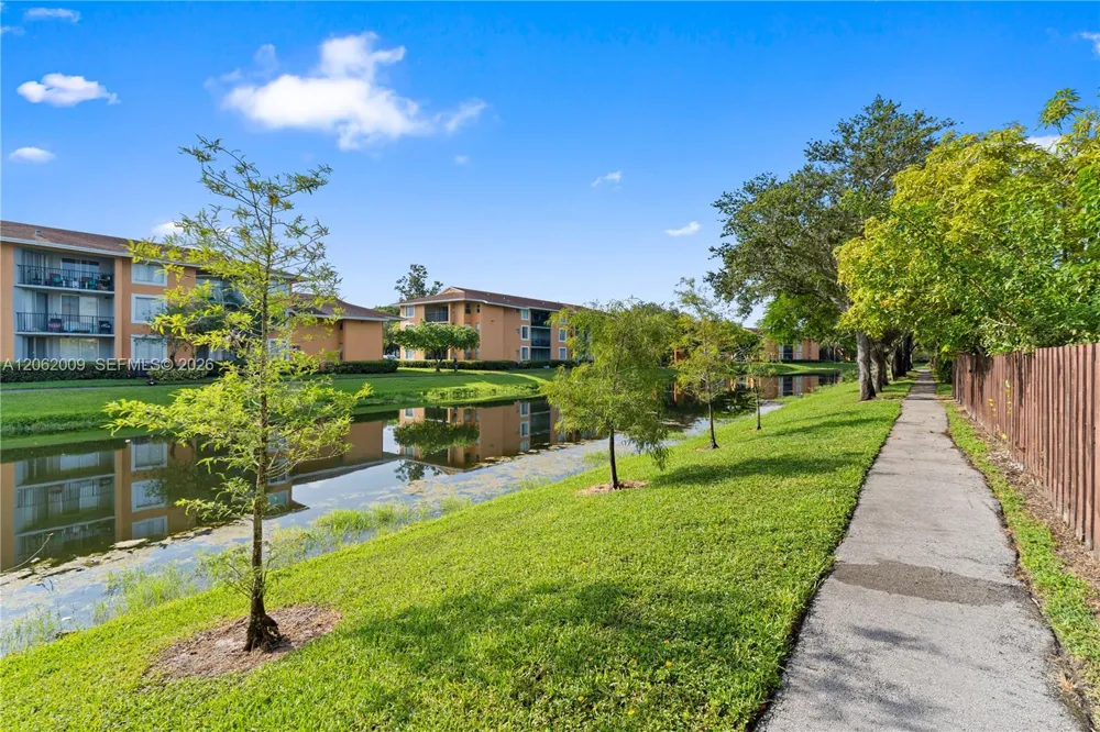 7640 NW 79th Ave #L6 Tamarac, FL 33321