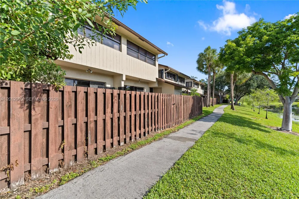 7640 NW 79th Ave #L6 Tamarac, FL 33321