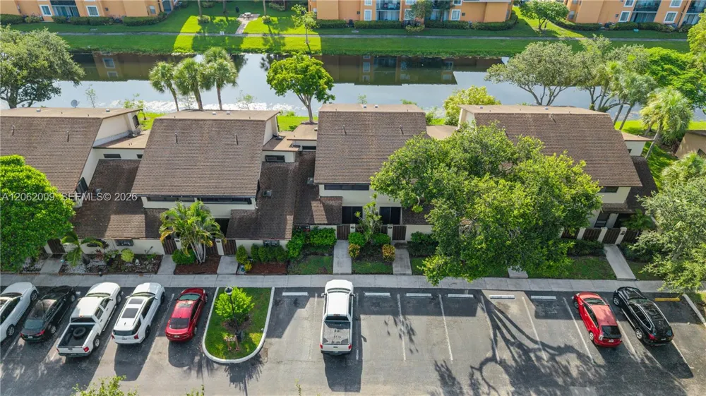 7640 NW 79th Ave #L6 Tamarac, FL 33321