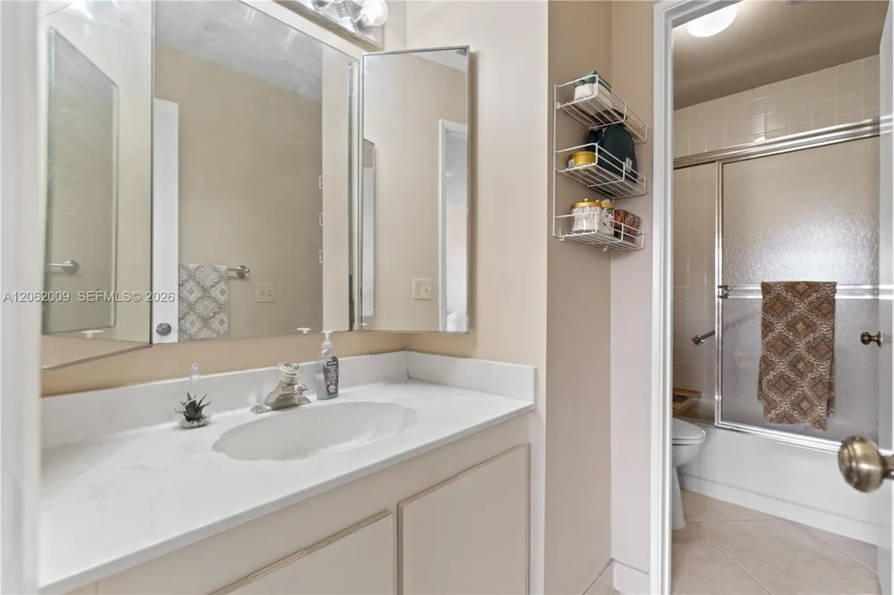 7640 NW 79th Ave #L6 Tamarac, FL 33321