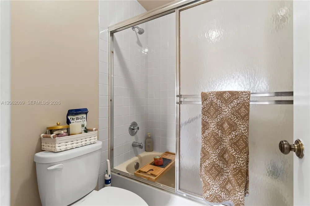 7640 NW 79th Ave #L6 Tamarac, FL 33321