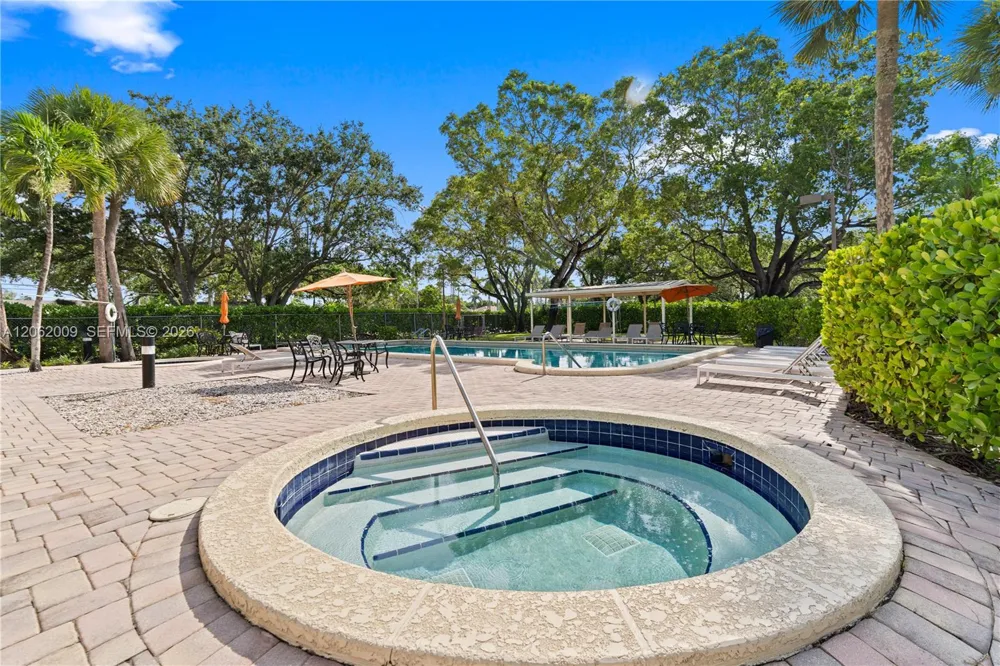 7640 NW 79th Ave #L6 Tamarac, FL 33321
