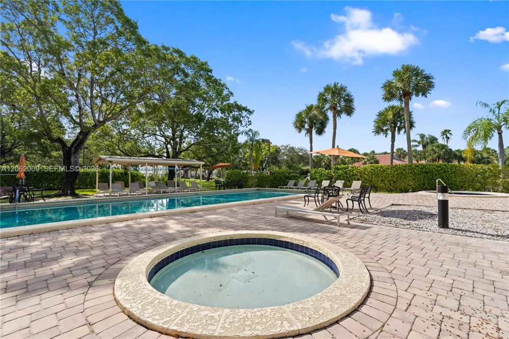 7640 NW 79th Ave #L6 Tamarac, FL 33321