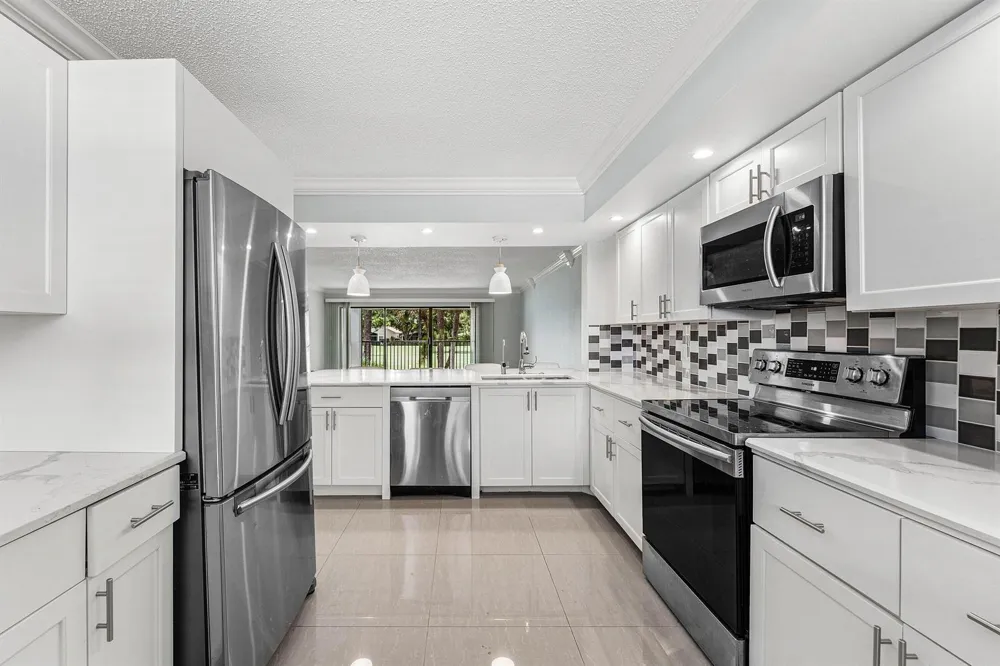 12926 Briarlake Drive #201 Palm Beach Gardens, FL 33418
