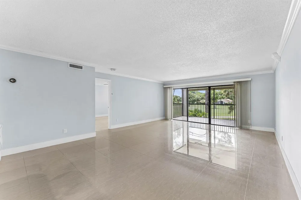12926 Briarlake Drive #201 Palm Beach Gardens, FL 33418