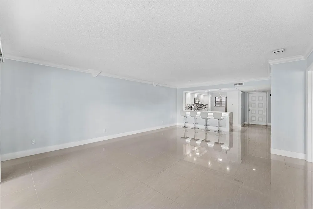 12926 Briarlake Drive #201 Palm Beach Gardens, FL 33418