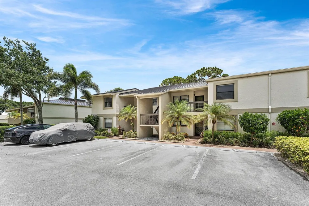 12926 Briarlake Drive #201 Palm Beach Gardens, FL 33418