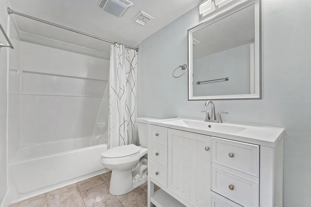 12926 Briarlake Drive #201 Palm Beach Gardens, FL 33418