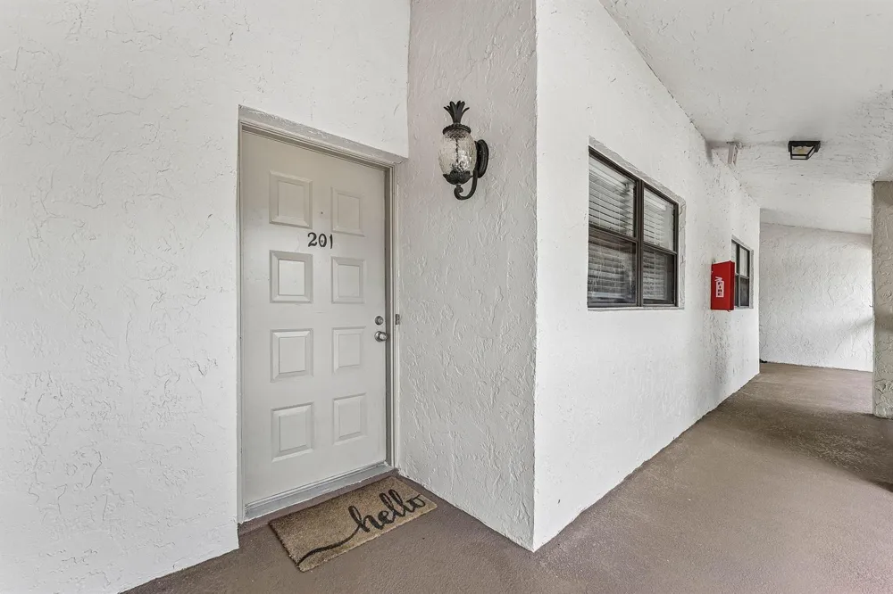 12926 Briarlake Drive #201 Palm Beach Gardens, FL 33418