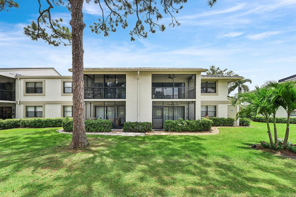 12926 Briarlake Drive #201 Palm Beach Gardens, FL 33418