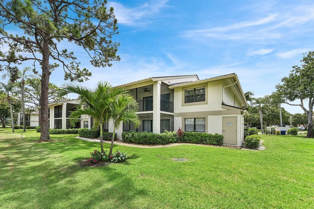 12926 Briarlake Drive #201 Palm Beach Gardens, FL 33418