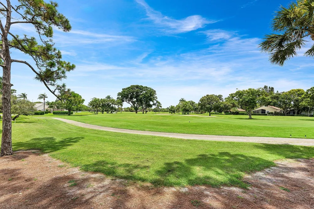 12926 Briarlake Drive #201 Palm Beach Gardens, FL 33418