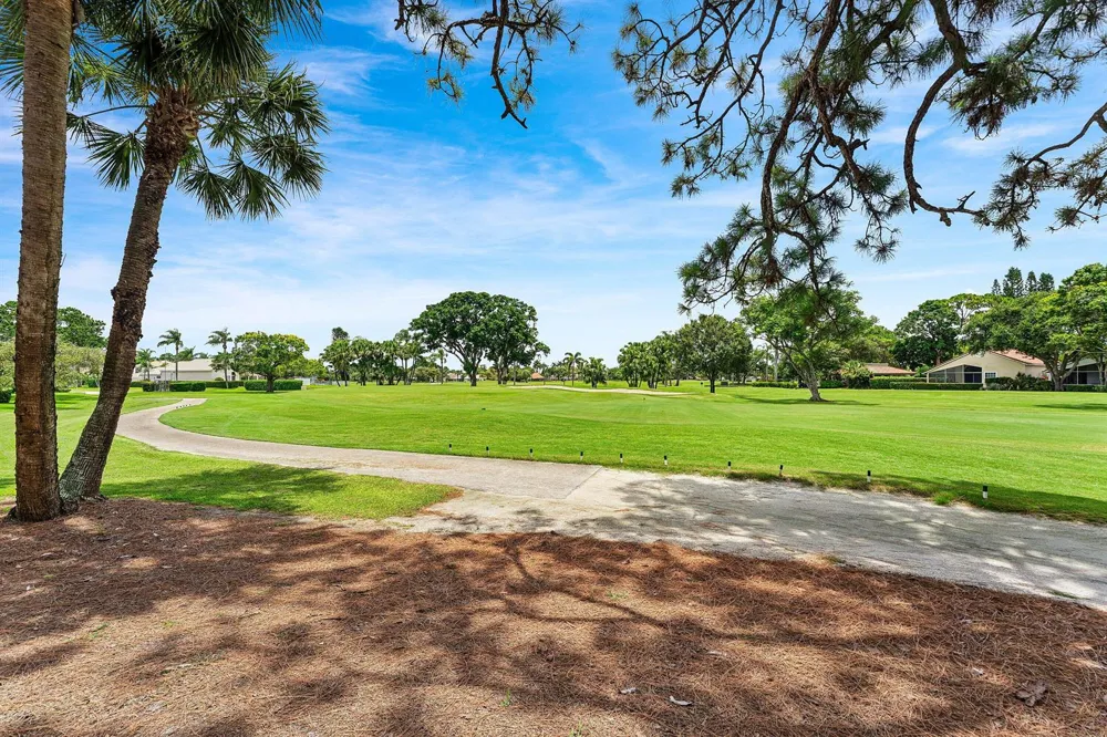 12926 Briarlake Drive #201 Palm Beach Gardens, FL 33418