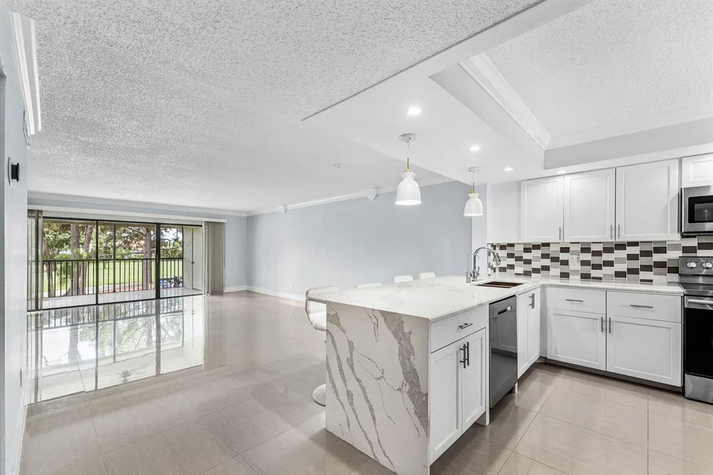 12926 Briarlake Drive #201 Palm Beach Gardens, FL 33418